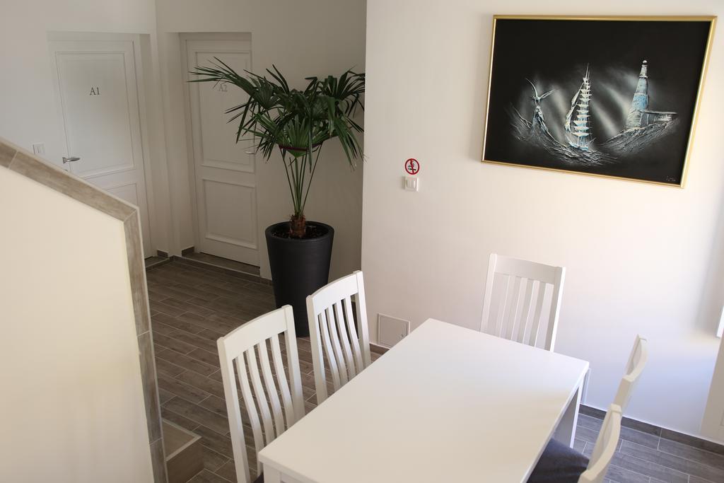 Centar Vodice Apartmani Cameră foto