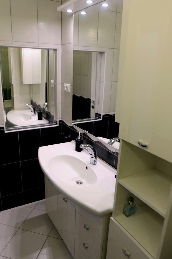 Centar Vodice Apartmani Cameră foto
